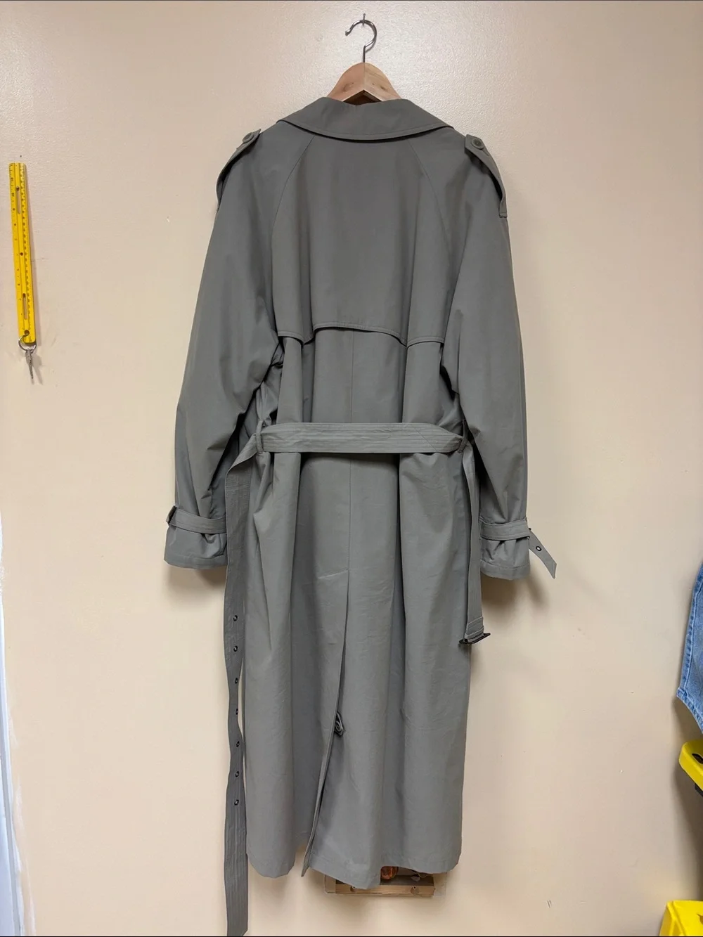 Classic Men's Trench Coat in tan - Picture 7 of 7